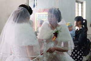 小辈请长辈参加婚礼标准请帖 小辈给长辈写婚礼请帖怎么写?