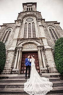 抹胸婚纱适合微胖吗 胖人穿婚纱抹胸显胖吗