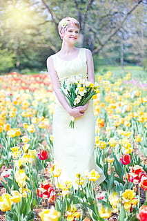 结婚电子请帖是自己做吗 婚礼电子请帖怎么做呀