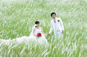 搭一个简单婚礼台子多少钱 办一个简单的婚礼大概需要多少钱,?