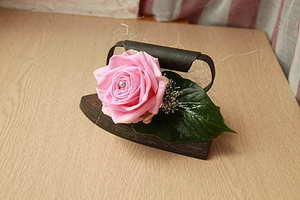 35岁女人参加婚礼穿什么衣服 参加婚礼中年女性穿什么衣服好看呢?