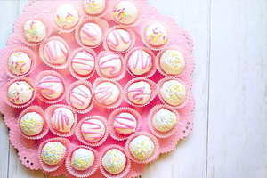 闺女出嫁爸爸穿什么样的衣服 女儿出嫁父母穿什么颜色的衣服最合适