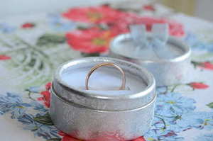 杨紫穿中式婚纱