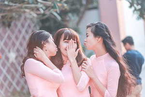 结婚父母穿什么颜色 女儿出嫁父母穿什么颜色的衣服最合适