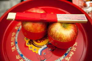 穿礼服拿拐杖标志是什么衣服