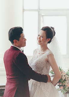 祝福朋友结婚红包上写什么 参加朋友婚礼红包上写什么？