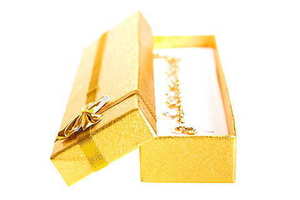 送新娘礼物滴买什么礼物好 送新娘什么礼物好 送新人礼物禁忌有哪些