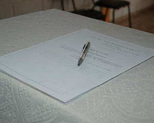 婚礼可以穿牛仔裤参加吗 为什么参加婚礼不可以穿牛仔裤??