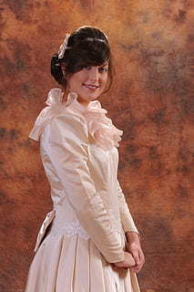 胸花用纸怎么做 怎样做既简单又好看的胸花？