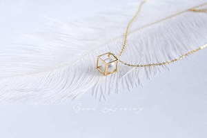 新郎能穿蓝色西服吗 结婚可以穿蓝色的西装吗?有规定吗