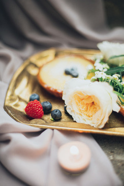 结婚的花童穿什么样的衣服 婚礼上花童穿什么颜色的礼服好呢？