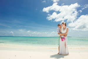 结婚邀请喝什么酒 一般结婚喝什么酒