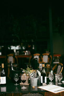 婚礼现场图片紫色 求婚礼现场布置图图片 主色紫色 越多越好