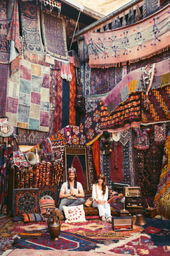 婚礼跪地献花新郎说什么