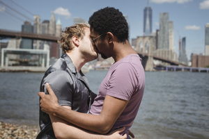 请个婚庆要多少钱 请一个一般的婚庆大概要多少钱呢？