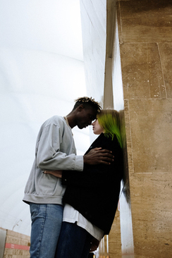 结婚介绍人婚礼讲话 结婚典礼介绍人讲话