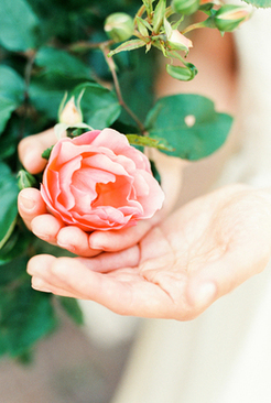 伴郎伴娘干啥的 伴娘和伴郎是什么意思，是干什么的啊！