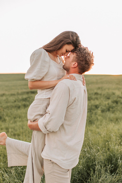 结婚请个婚庆公司大概需要多少钱 请一个一般的婚庆大概要多少钱呢？