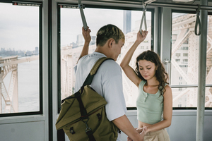 胸小穿婚纱可以撑起来吗 胸部很小，去拍婚纱照，能把婚纱撑起来吗？