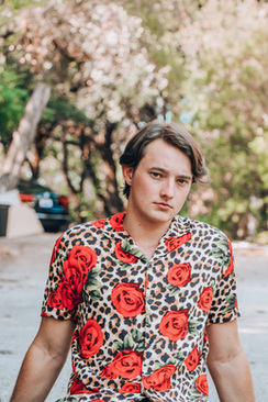 结婚敬酒新娘说什么好 结婚新娘新郎说什么敬酒话 谢谢