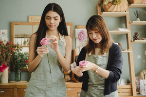 去参加婚礼怎么给红包的流程 去参加婚礼给红包的礼节？