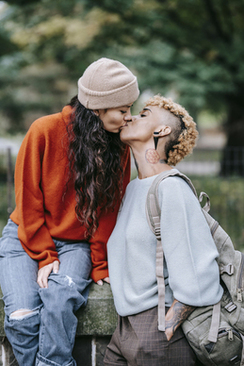 结婚对月贴的书写格式 结婚用的对月贴怎么写