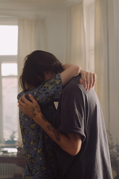 新郎穿什么颜色的袜子 结婚当天该穿什么颜色的袜子?