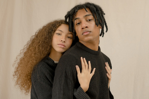 农村喜帖席设和地址怎么写 在农村办婚礼，请柬上面的席设应该如何写？