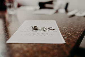 证婚人致辞简短大气 求证婚人致辞，简短点的。不要太啰嗦