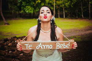 新娘新郎婚礼表演什么节目好 请问有没有在婚礼上玩新郎新娘的好节目啊?