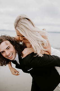 定亲怎么祝贺 订婚之喜怎么祝贺名句