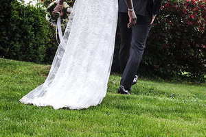 结婚照衣服图片大全 照登记结婚证上的照片穿什么衣服合适?