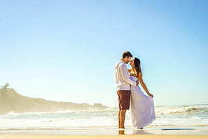 伴娘是男方找还是女方找