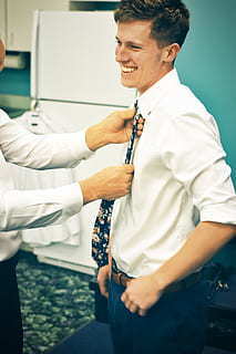 订婚信物送男生什么好呢 定情信物送男生什么好