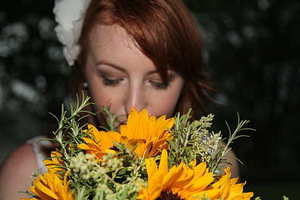 订婚女方必须买的东西 订婚女方必须买的东西是什么？