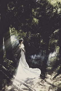 新郎手捧鲜花什么时候给新娘 接亲新郎要拿鲜花吗？必须的吗？