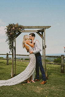 伴郎伴娘穿什么 伴郎一般穿什么衣服啊