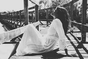 结婚长辈礼是谁负责 长辈结婚，送什么礼物好。