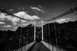 拍婚纱照摄影师会教摆动作吗 拍婚纱照的动作是摄影师教呢还是自己创意?