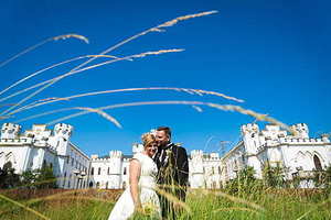 结婚时如何闹伴娘 闹洞房时会怎么闹伴娘啊？