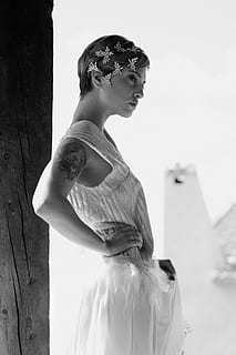 手机发婚礼请帖怎么写 手机群发请柬怎么写