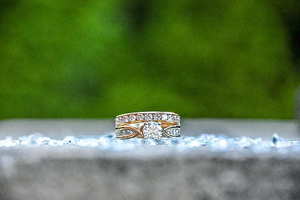 结婚证照片穿的绿色衣服 结婚证照片穿绿色衣服可以吗