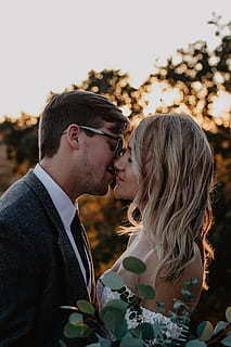 西装什么颜色好看 西装什么颜色好看