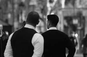 单位发请帖该怎么说 给单位的领导发喜帖，该怎么称呼？