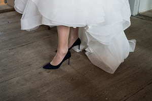 伴娘要自己准备鞋子吗