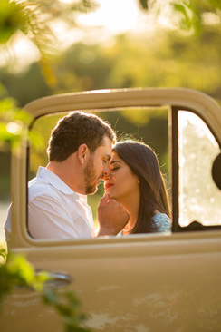 新郎蓝色西服伴郎穿什么颜色