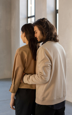 没有伴娘服穿什么衣服比较好 朋友结婚 我做伴娘 没有伴娘服怎么，，，