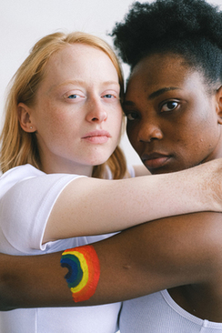 结婚邀请同学怎么发 本人要结婚了请帖怎么发给同学朋友?