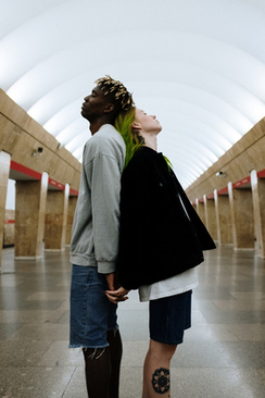 新娘衣服是买还是租 问新娘衣服买好还是租好?