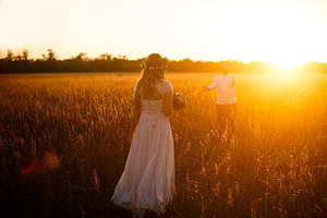 订婚宴在男方家还是女方家 订婚一般是男方到女方家还是女方到男方家